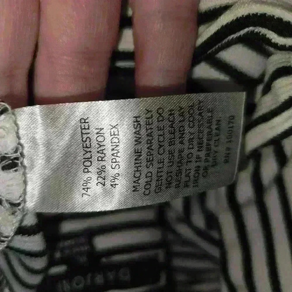 Darjoni Womans Striped Shorts Size XL - Picture 10 of 10